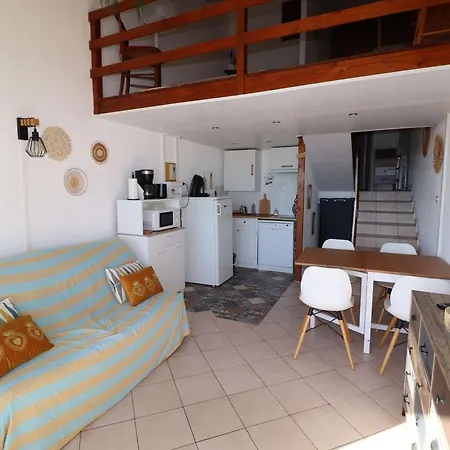 Duplex Climatise, 2 Pieces Avec Mezzanine, Parking Et Terrasse, Proche Et Commerces - Fr-1-307-235 Apartmán Le Grau-du-Roi