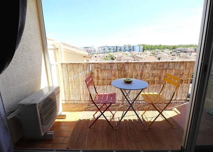 Duplex Climatise, 2 Pieces Avec Mezzanine, Parking Et Terrasse, Proche Et Commerces - Fr-1-307-235 *