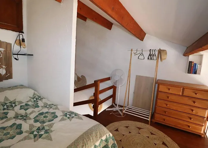 Duplex Climatise, 2 Pieces Avec Mezzanine, Parking Et Terrasse, Proche Et Commerces - Fr-1-307-235 *